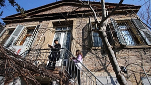 Bayraklı’nın tarihi evleri arşivleniyor