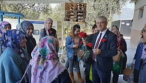 CHP’li Beko Kemalpaşa’da kadın işçilerle buluştu