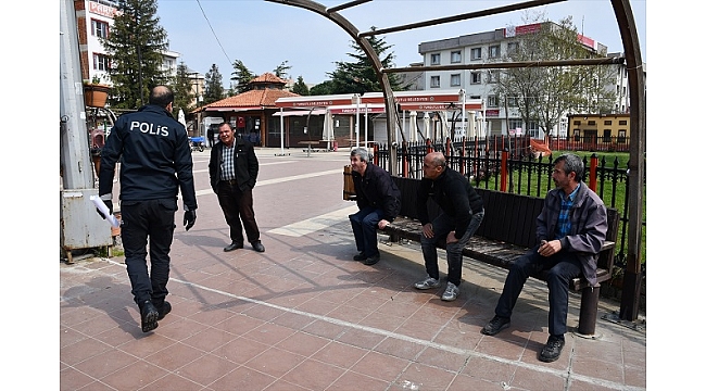 Evden çıkmaları kısıtlanan vatandaşlara polis hizmeti