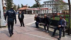 Evden çıkmaları kısıtlanan vatandaşlara polis hizmeti
