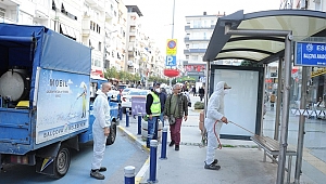İzmir'de korona virüsüne karşı dezenfektan harekatı