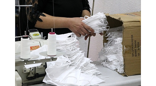 İzmir'de tıbbi standartlara uymayan 1500 maske ele geçirildi