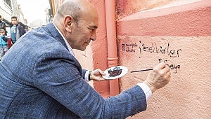 İzmir’in duvarı çiçek açtı