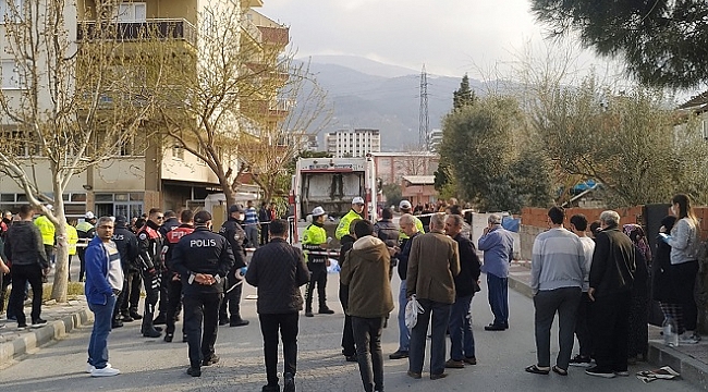 Manisa'da çöp kamyonunun çarptığı yaşlı adam öldü