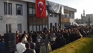Menemen Belediyesi çalışanlarından şehitlere saygı