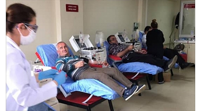 MHP Gaziemir İlçe Başkanlığından kan bağışı