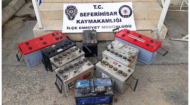 Seferihisar'da balıkçı teknelerinden akü çalan 3 kişi yakalandı