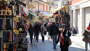 Tarihi Kemeraltı Çarşısı eski günlerini arattı