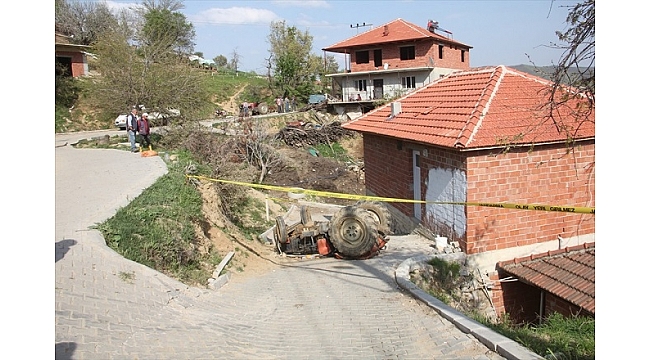 13 yaşındaki çocuğun kullandığı traktör devrildi, 7 yaşındaki kardeşi öldü