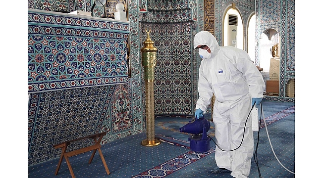Bayraklı'da dezenfekte seferberliği sürüyor