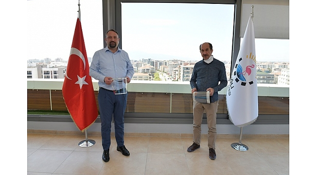 Çiğli Belediyesi Koronavirüse karşı Temassız Numune Kabini üretimine başladı