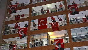 Coşku evlerden sokaklara taştı