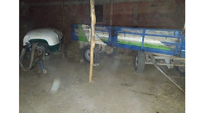 Denizli'de otomobille römork hırsızlığı güvenlik kamerasında