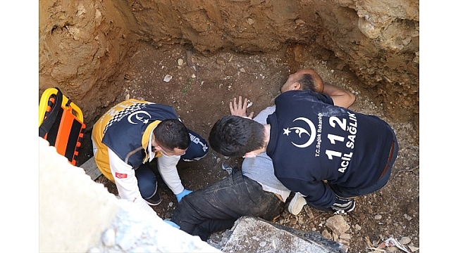 Denizli'de yüksekten düşen kişi yaralandı