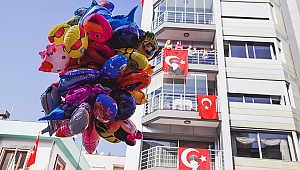 Gaziemir 23 Nisan’ı balkonlarda kutlayacak
