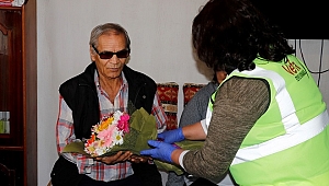 Görme engelli vatandaşa doğum günü sürprizi