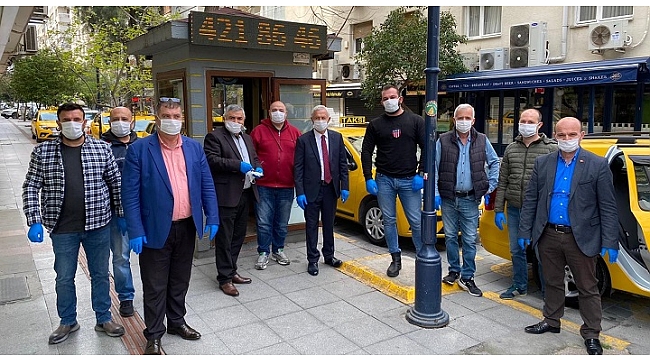 İzmirli taksicilere maske ve eldiven