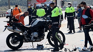 Kamyona çarpan motosikletli trafik polisi ağır yaralandı