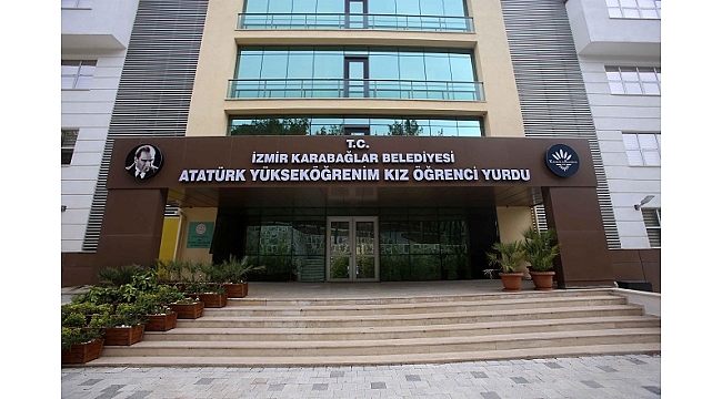 Karabağlar Belediyesi sağlık çalışanlarının yanında