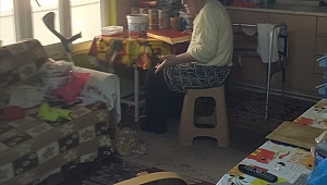 Kendisine ulaşılamayan yaşlı kişi, mutfakta Kur'an okurken bulundu