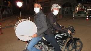 Manilerle sosyal mesafe mesajı