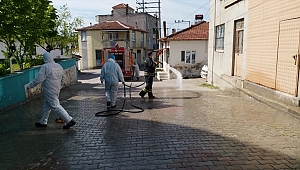 Manisa'da karantinaya alınan mahalle dezenfekte edildi