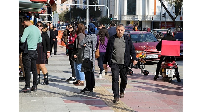 Manisa'da Kovid-19 tedbirlerine uymayan 61 kişiye ceza kesildi