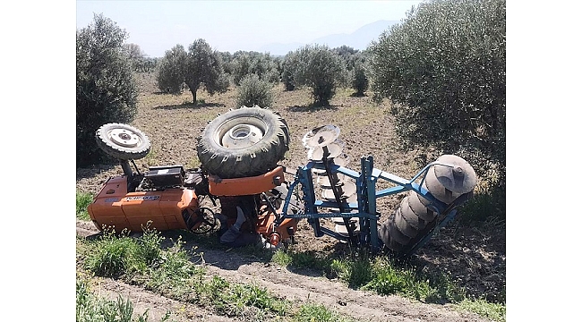 Manisa'da traktör devrildi: 1 ölü