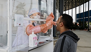 Meslektaşlarını Kovid-19'dan korumak için kabin geliştirdi