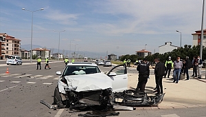 Polis aracının çarpışması sonucu 3 kişi yaralandı