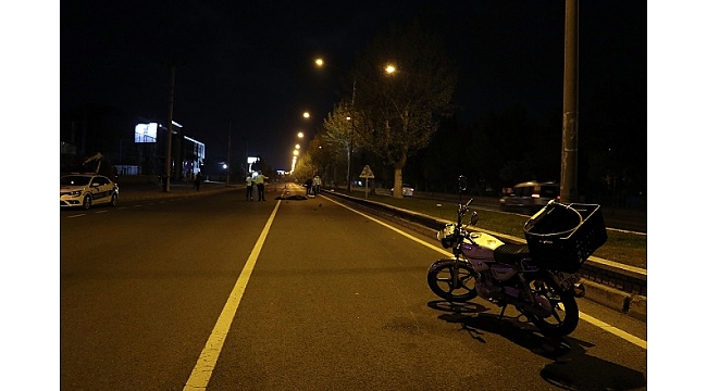 Refüje çarpan motosikletin sürücüsü öldü