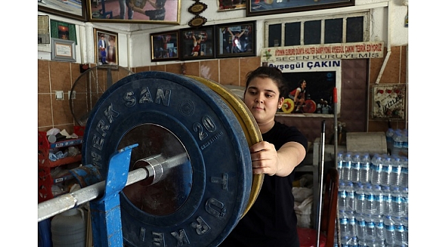 Şampiyon halterci değirmeni spor salonuna çevirdi