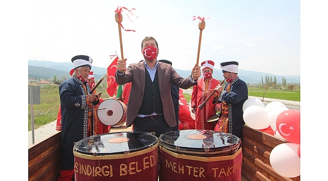 Sındırgı’da 23 Nisan Coşkusu Mehterle Evlere Girdi