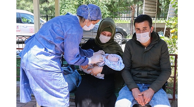 Suriyeli bebek alkışlarla taburcu edildi