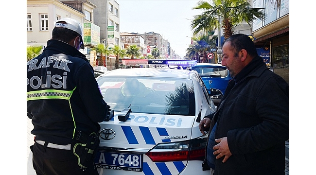 Turgutlu'da yasağı ihlal eden alkollü ve ehliyetsiz sürücüye  ceza