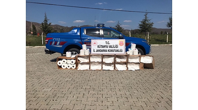 Uşak'ta kaçak maske operasyonu