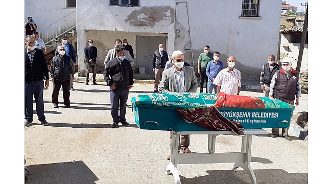 17 yaşındaki kızın cenazesi defnedildi