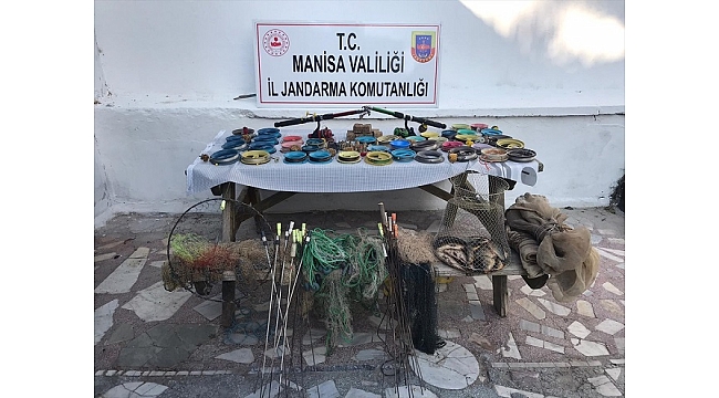 Balık Tutarken Yakalandılar