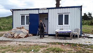Dolandırıldı  konteynerde yaşam mücadelesi veriyor