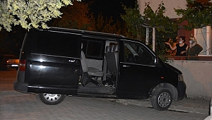 Ehliyetsiz sürücü polisten kaçarken kaza yaptı