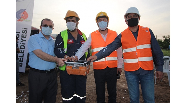 Eskisi Yıkıldı Yeni Okulun Temeli Atıldı