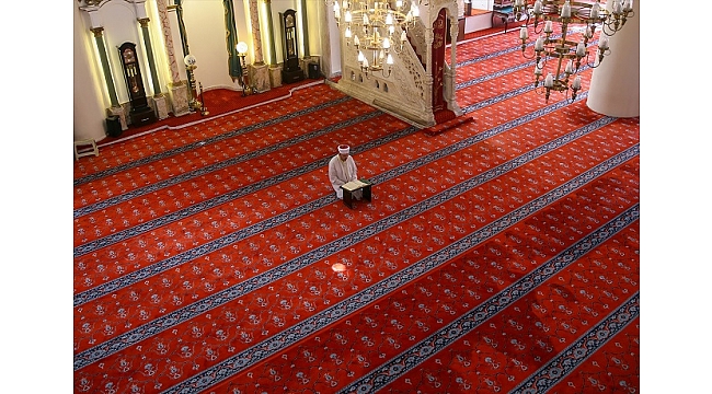 İzmir'in tarihi camileri cemaatle buluşmaya hazırlanıyor