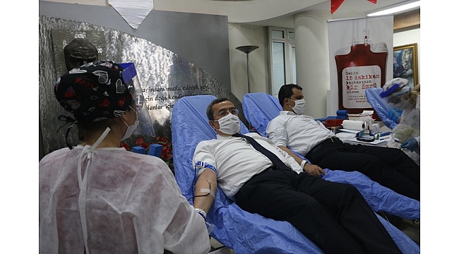 Konak’tan Kızılay’a kan bağışı
