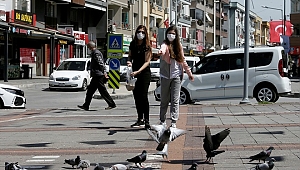 "Kovid-19 negatif" sonucuyla en güzel Anneler Günü'nü yaşıyor