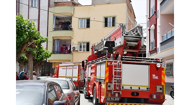 Ocakta unutulan yemek yangın çıkardı
