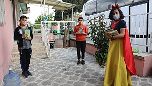 "Pamuk Prenses"ten, çocuklara kitaplı ziyaret