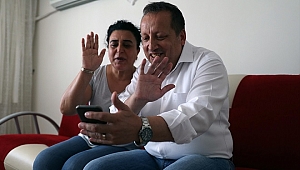 Sağlıkçı çift bayramda meslektaşlarını unutmadı