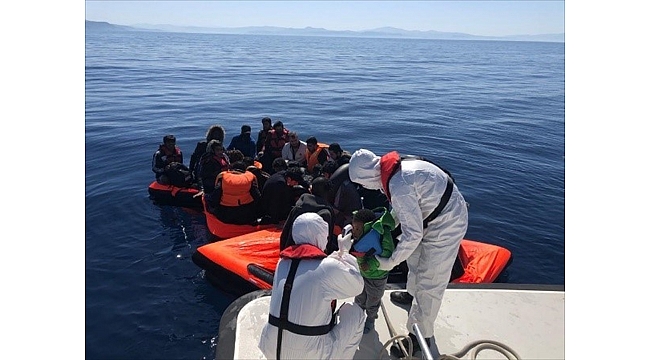 Türk kara sularına bırakılan 30 sığınmacı kurtarıldı