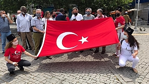 Afro-Türklerden George Floyd'un öldürülmesine tep