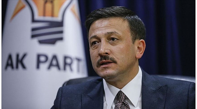 AK Parti'li Dağ'dan Tunç Soyer'e 'bayrak ve para' tepkisi